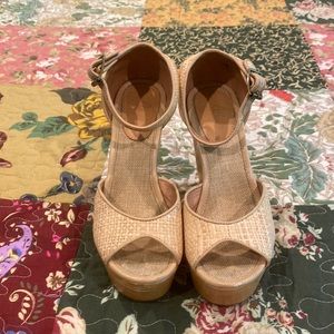Joie Wood Platform Wedge Size 7 Super Comfortable, Beautiful and Lightweight